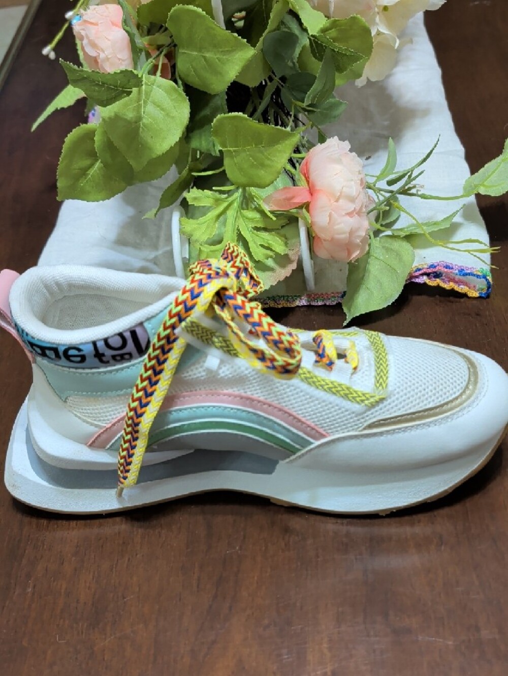 Women's Fashion Sneakers Mktd. under Nicola Pearl Laced Sneakers, Size 9.5-10 - Picture 3 of 6